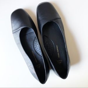 Hush Puppies Leather Shoes Size 9 W Slip On Black Women’s Flats Skid Free Soles
